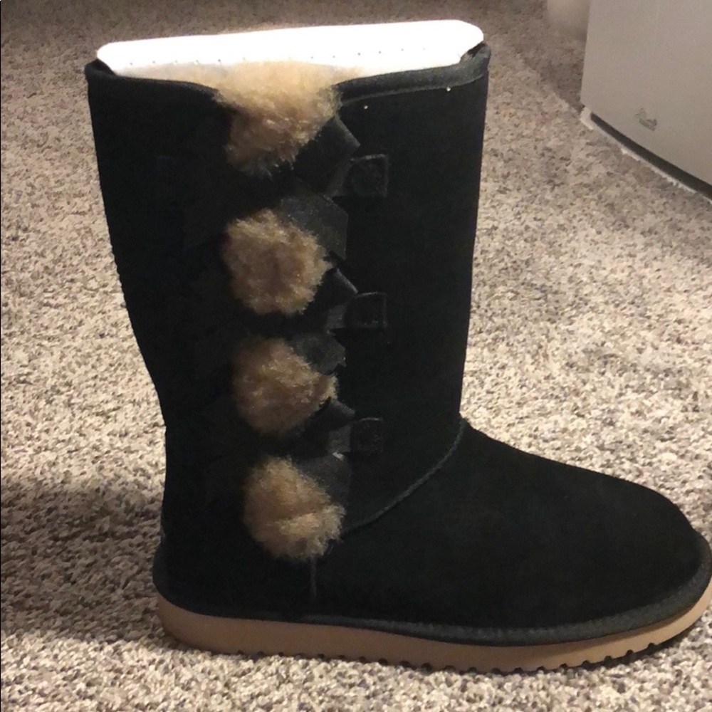 Uggs - Koolaburra Size 9 Victoria Tall